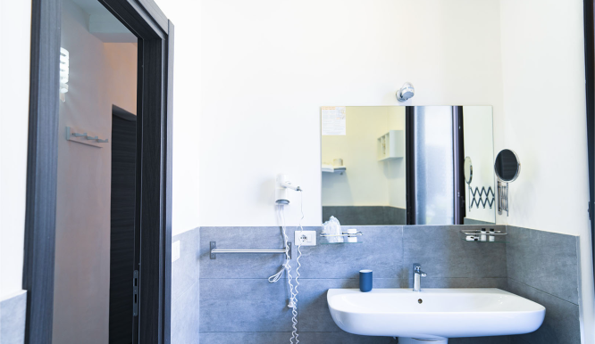 7749a6a71273eece916f36d625f5c37a